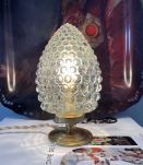 Lampe à poser en verre moulé pressé pomme de pin 