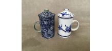 Tasses à thé avec couvercle et infuseur intégré.