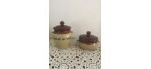 Deux pots terre cuite vernissée bicolore.