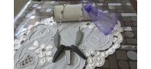 Collier , languettes bois et perles de verre 