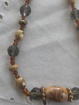 Collier en perles de verre marron