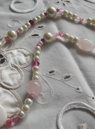 Collier perles de verre et quartz rose