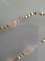 Collier perles de verre et quartz rose