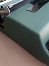 Machine à écrire Olivetti Lettera 32 années 60