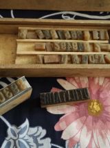 BOITE avec caractères d'imprimerie anciens