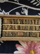 BOITE avec caractères d'imprimerie anciens