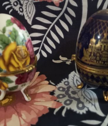 LOT 2 OEUFS en  PORCELAINE 