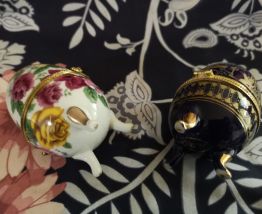 LOT 2 OEUFS en  PORCELAINE 