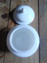 Joli pot à coton en opaline (AVON)