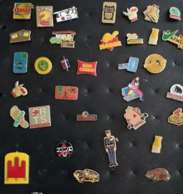 LOT 56 P'ins dont série rare foot ball 92