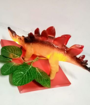 lampe dinosaure, veilleuse stégosaure rouge