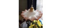 Suspension en opaline rose et blanche 