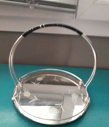 Plateau miroir gravé avec anse vintage