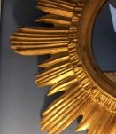 Miroir soleil ancien bois doré 44 cm, 1960