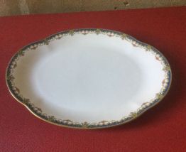 Joli plat oval vintage  Limoges