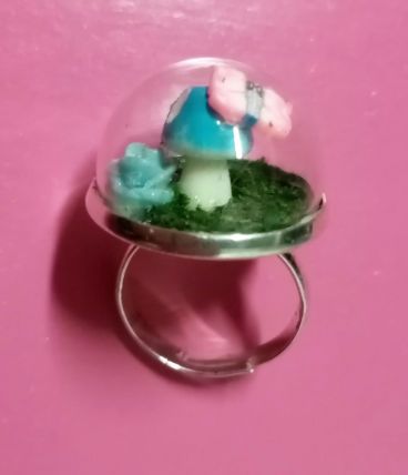 Bague réglable globe terrarium, champignon bleu
