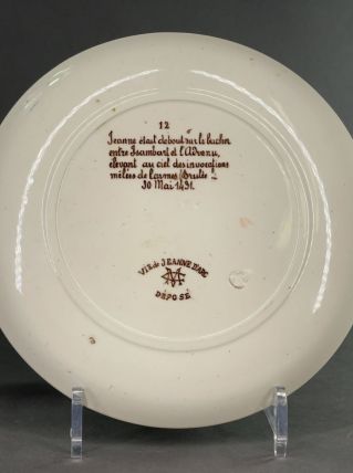 Assiette Creil et Montereau Jeanne d’Arc n12