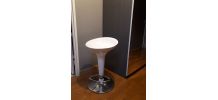 Tabouret blanc réglable en hauteur