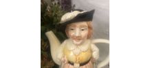 Pichet personnage ou théière en céramique
