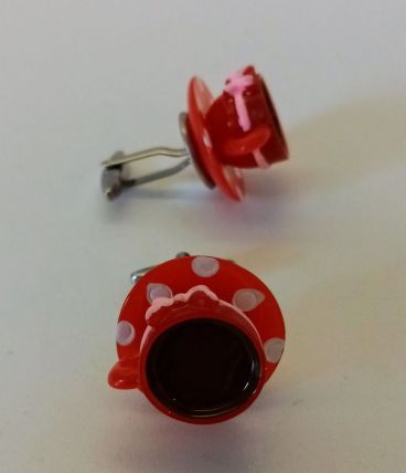 Boutons de manchette tasses de café rouges