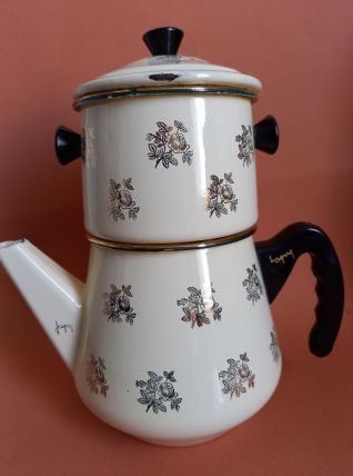 Cafetière ancienne. 