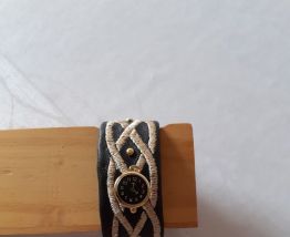 Bracelet en tissu noir brodé ,des clous or &amp; un bouton montr