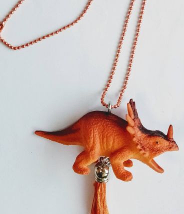 Collier dinosaure orange, Tricératops, fille, garçon