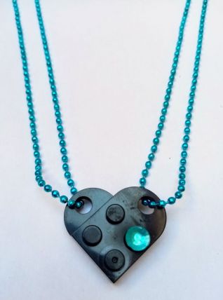 Collier Lego cœur noir, strass, se partage en 2