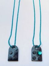 Collier Lego cœur noir, strass, se partage en 2