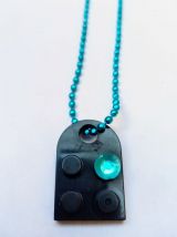 Collier Lego cœur noir, strass, se partage en 2