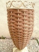 vase ,coupe en métal et osier, vintage