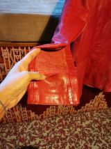 Veste cuir et col fourrure rouge