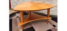 table scandinave pieds fuseau tres bonne stabilité; trace d 