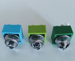 Pin's Lego, lot de 3 en vert et bleu, cravate, veste