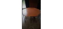 Grand table avec 4 chaises maternelle année 70