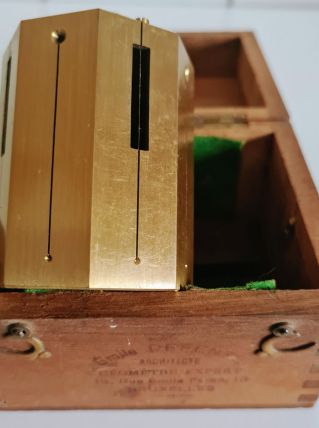 Instrument de mesure de géomètre en laiton, ancien