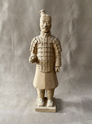 Guerrier de Xian en terre cuite.