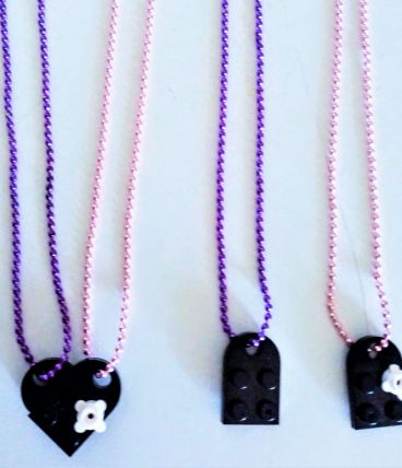 Collier Lego cœur noir, fleur, se partage en 2