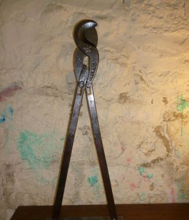 SCULPTURE - LE MARCHEUR -