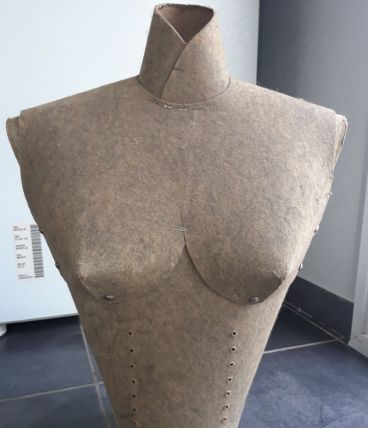 Buste de couture