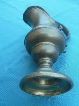 cruche  en laiton épais , vintage