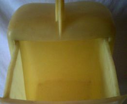 Poubelle jaune vintage