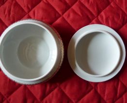Bonbonnière en porcelaine DE LUXE