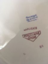 Plat à gâteaux à la porcelaine fleurie estampillé.