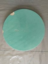Plat rond '' YVON ROY '' 