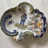 Vide poche ancien en faience représente un auvergnat