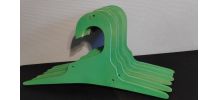 cintres vert en bois épais vintage