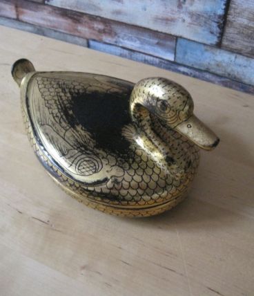 boite en bois forme canard peint 