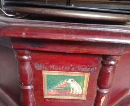 GRAMOPHONE