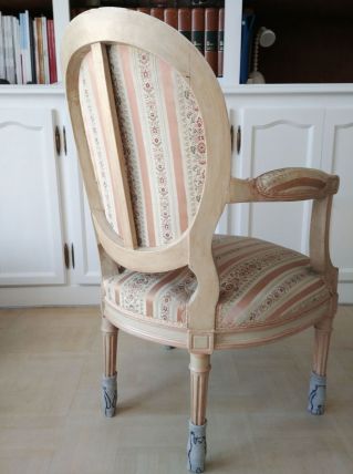 Fauteuil Médaillon Louis XVI à rénover